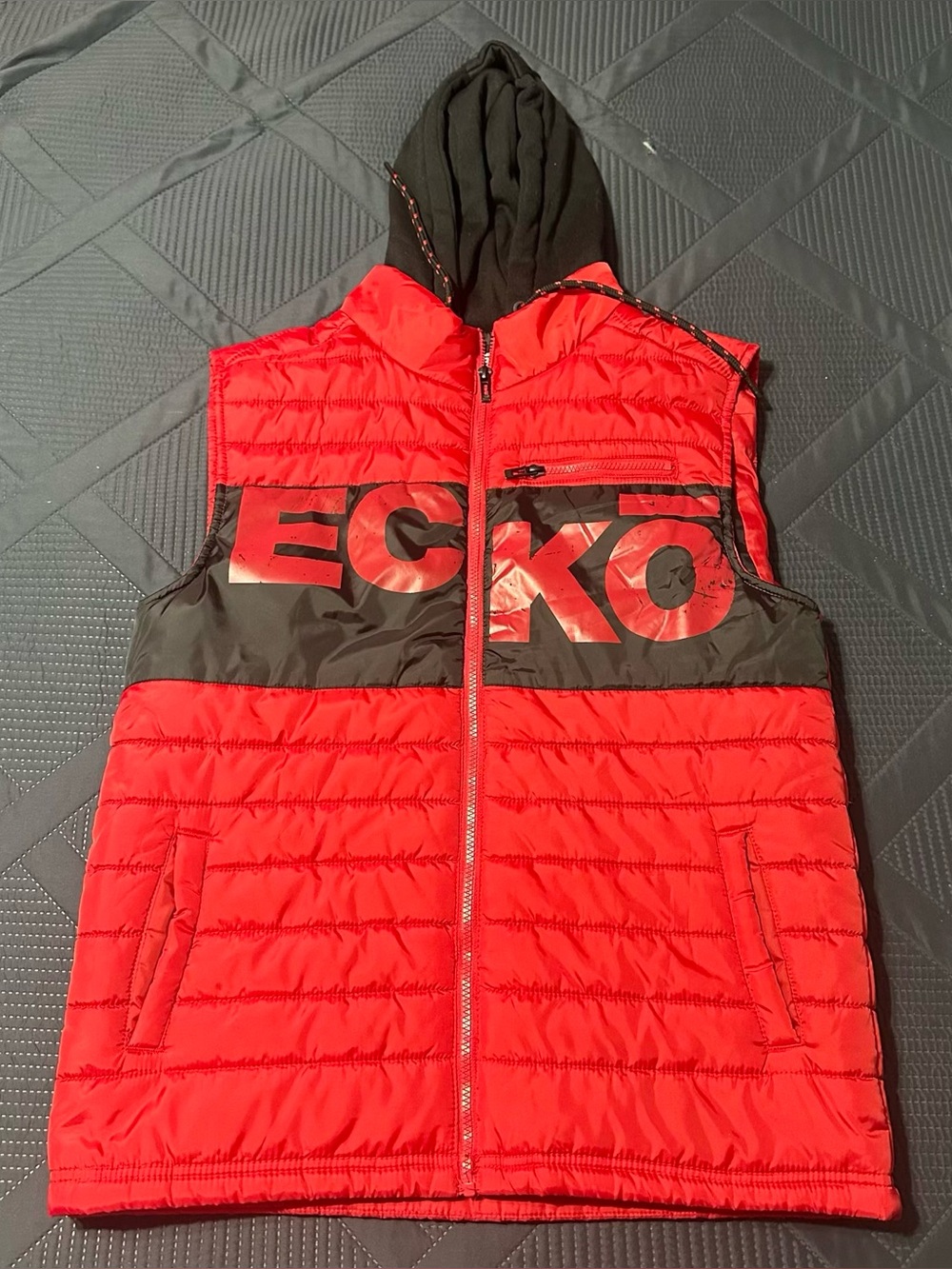 Ecko Unltd Full Zip Puffy Puffer Vest/Hoodie Red With Black Hood Men’s Small